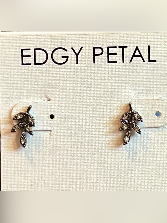 Edgy Petal Jewelry - EDGY PETAL BLK powder petite, blue lace agate earring NWT